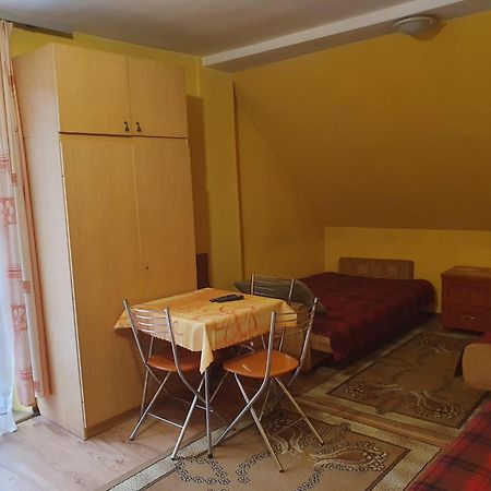 Pokoje Goscinne U Faronow Мушина Екстериор снимка