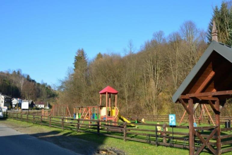 Pokoje Goscinne U Faronow Мушина Екстериор снимка